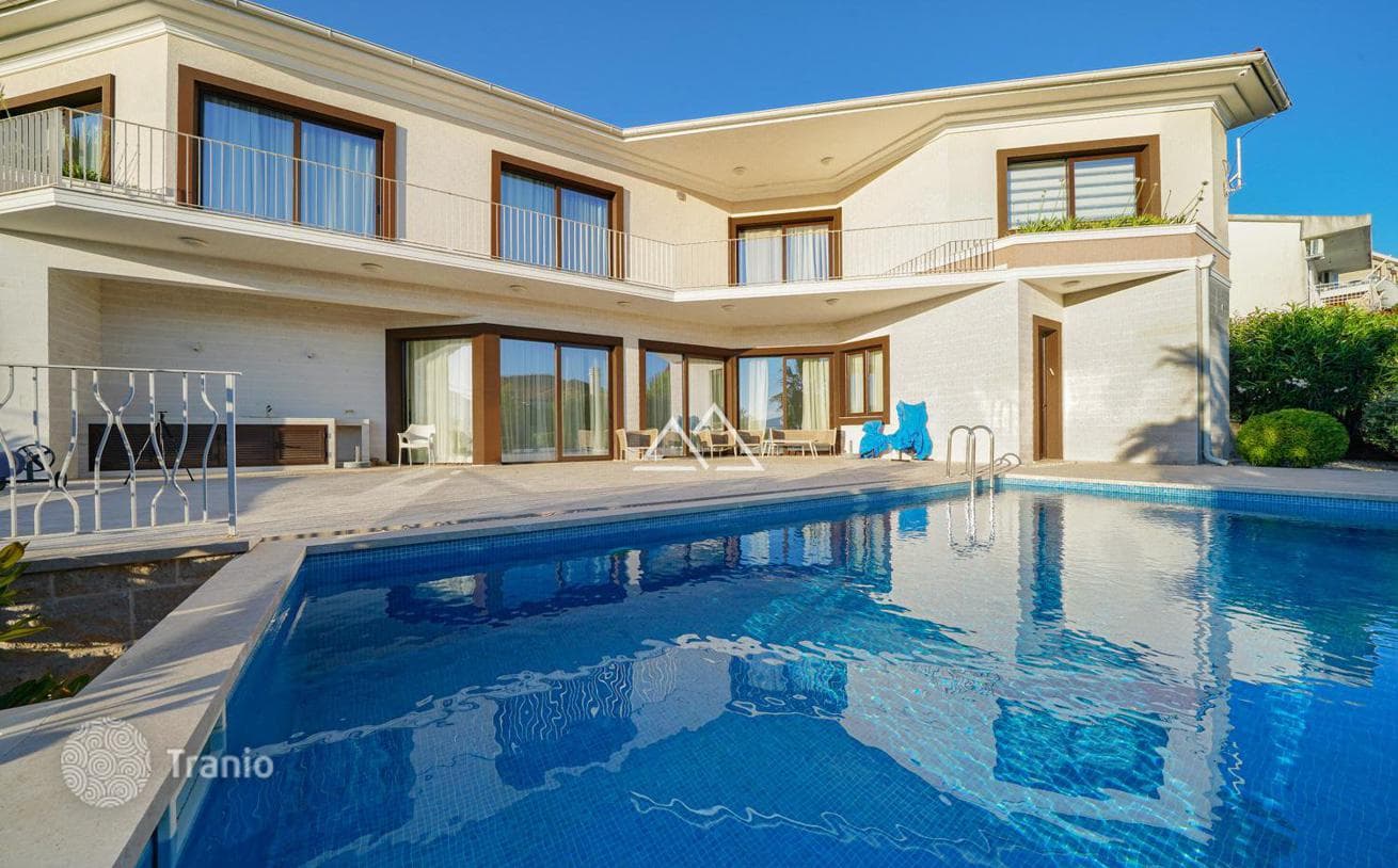 Luxury Furnished 3-Bedroom Villa with Private Pool in Tivat