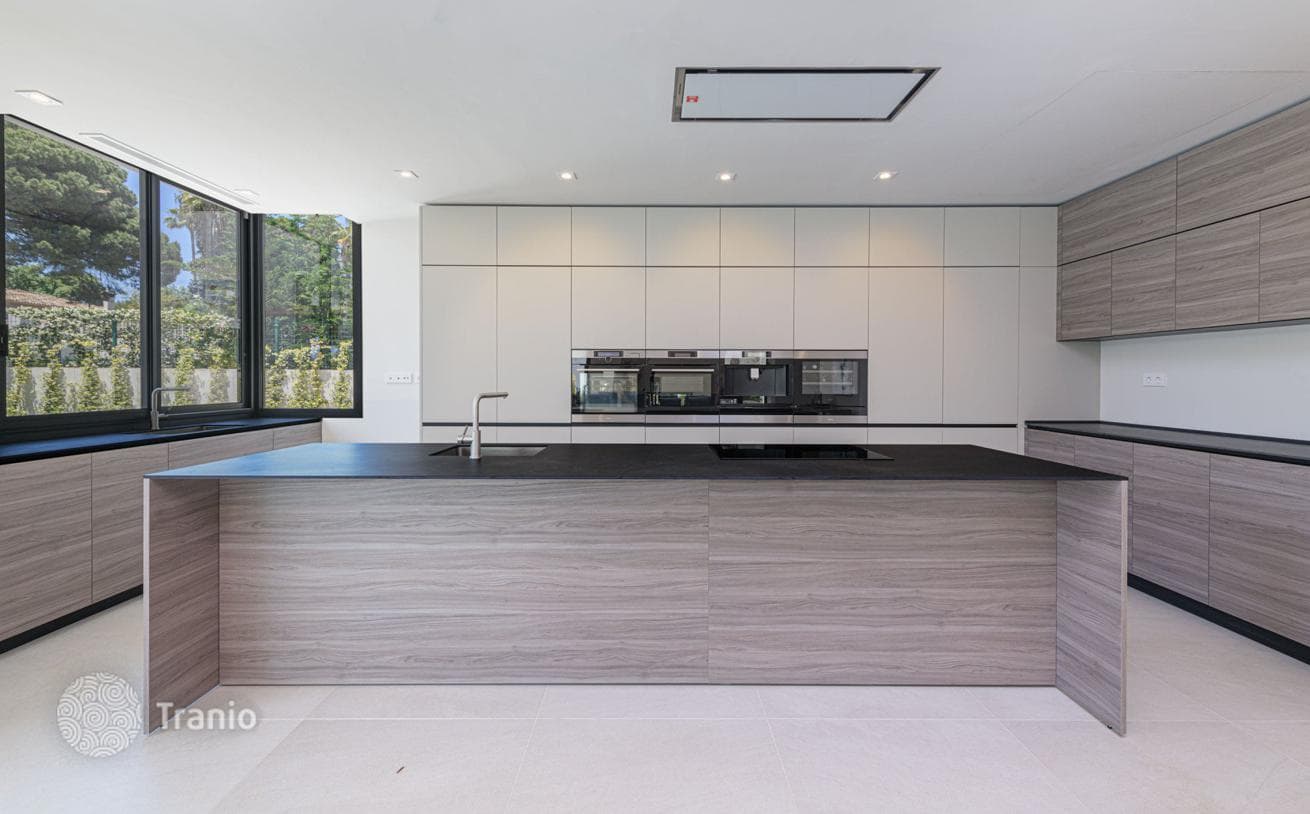 5-Bedroom Villa with 801 m² in Marbella, photo 5