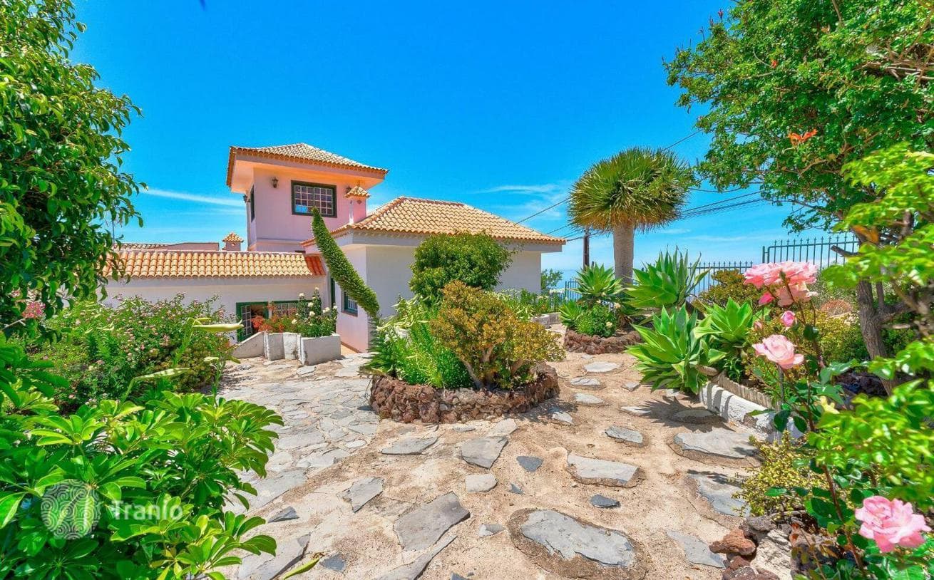 6-Bedroom Villa with Large Plot and Panoramic Views in Santa Cruz de Tenerife, photo 4