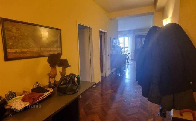3-Bedroom Apartment in Florence, Italy, photo 5