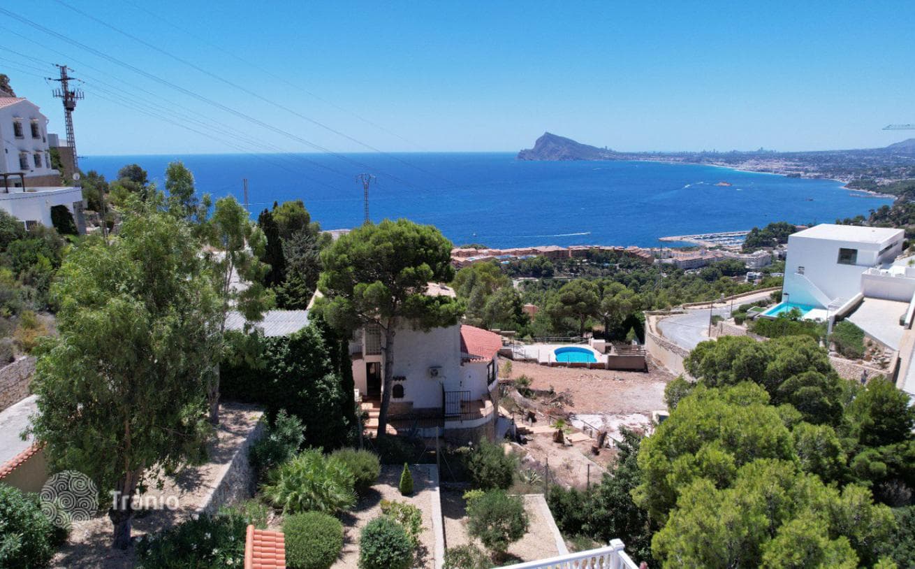 4-Bedroom House with 493 m² in Calpe, Spain, photo 2