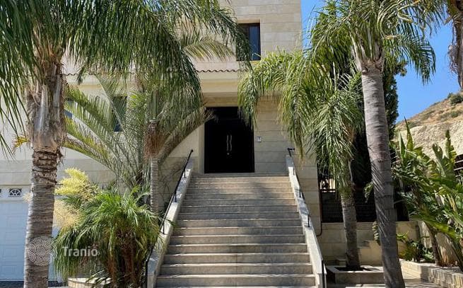 5-Bedroom Villa with Private Pool in Germasoyia, Limassol, photo 3