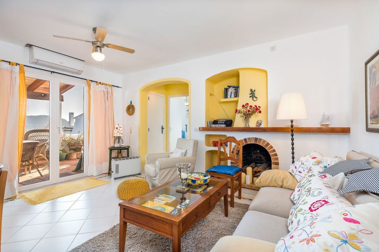 3-Bedroom Penthouse in Andratx, photo 3
