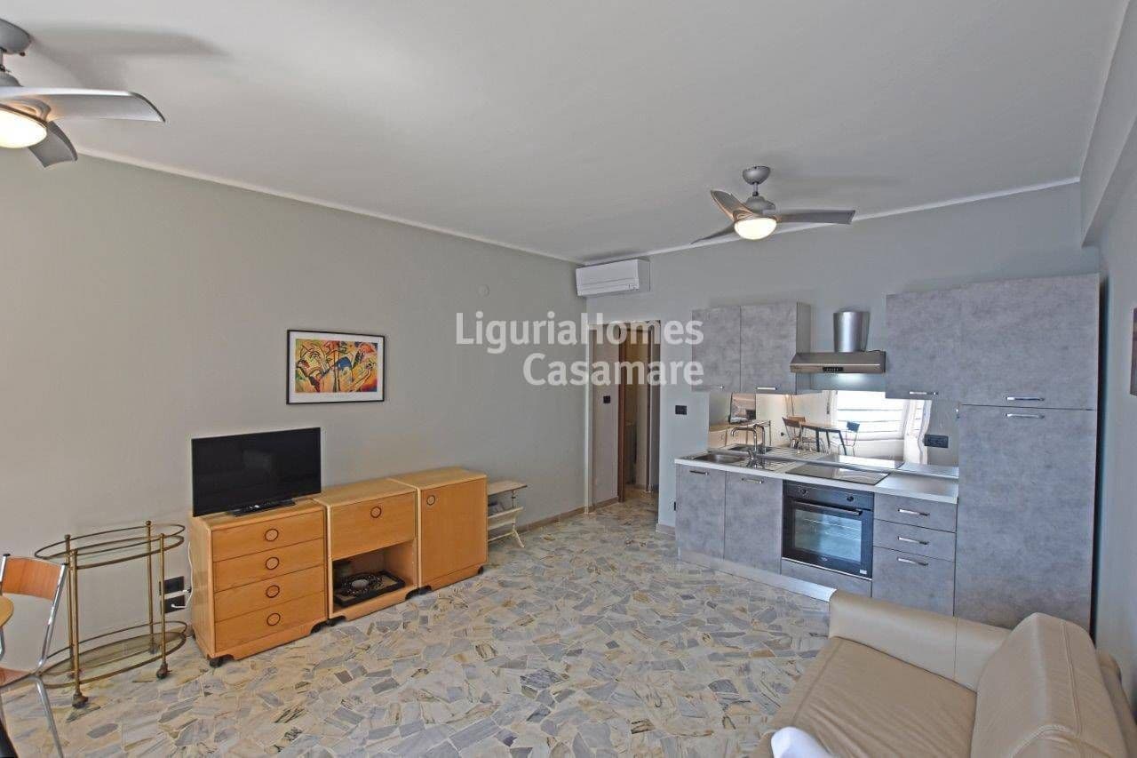 1-Bedroom Apartment in Ospedaletti, photo 5