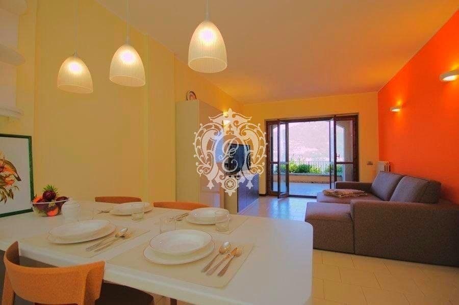 1-Bedroom Apartment in Menaggio, Como, photo 2