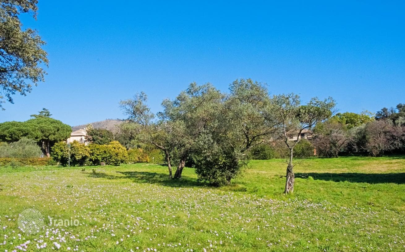 6-Bedroom Apartment in Historic Villa with Private Park in Genoa, photo 4