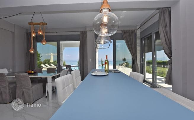Villa with Private Pool and Garden 20 m from the Sea in Kassandra, photo 3