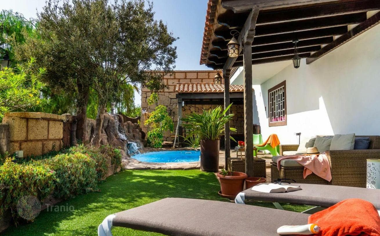 3-Bedroom Villa with Private Pool and Ocean Views in Chayofa, Tenerife