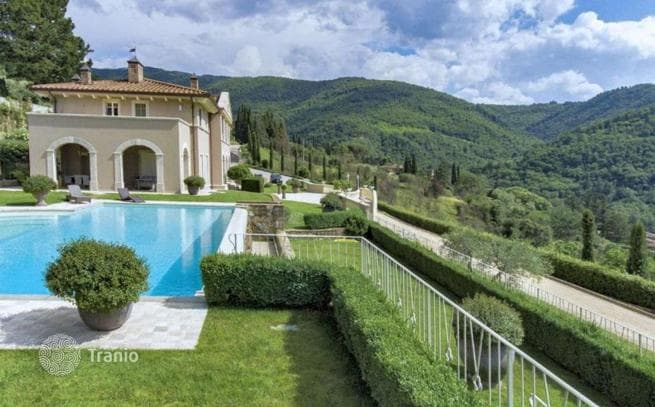 10-Bedroom Villa in Florence, Italy