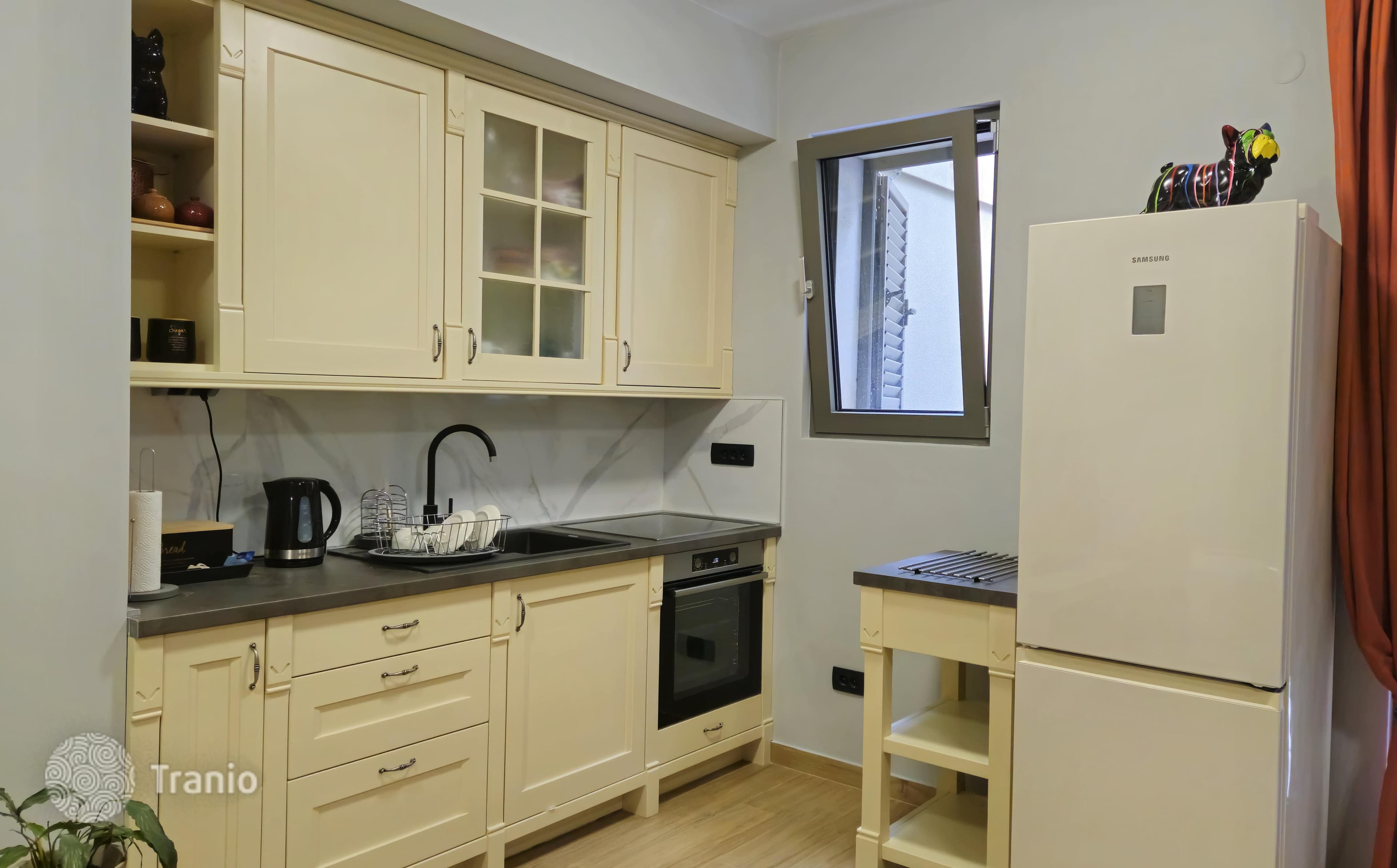 1-Bedroom Apartment with Terrace in Dobrota, Kotor, photo 5