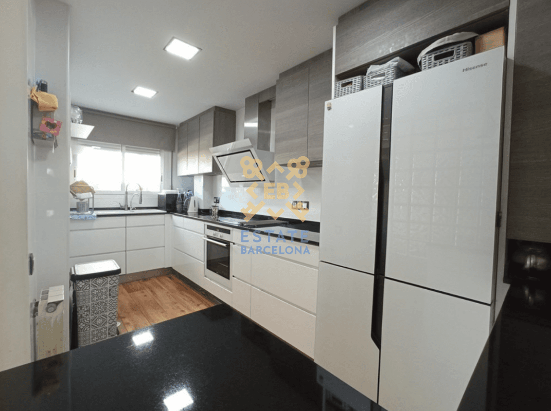 5-Bedroom Townhouse in Barcelona, photo 3