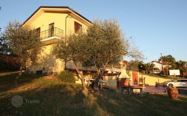Villa with Park and Large Sea View Terraces in Ceperino, photo 2