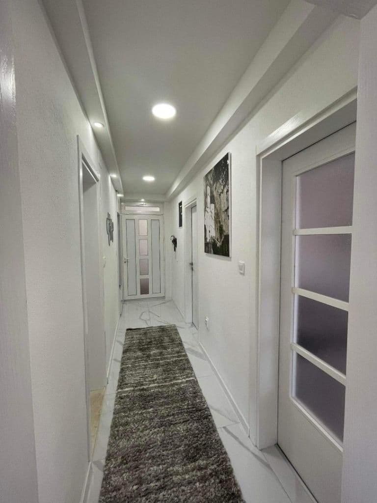 2-Bedroom Apartment in Igalo, photo 4