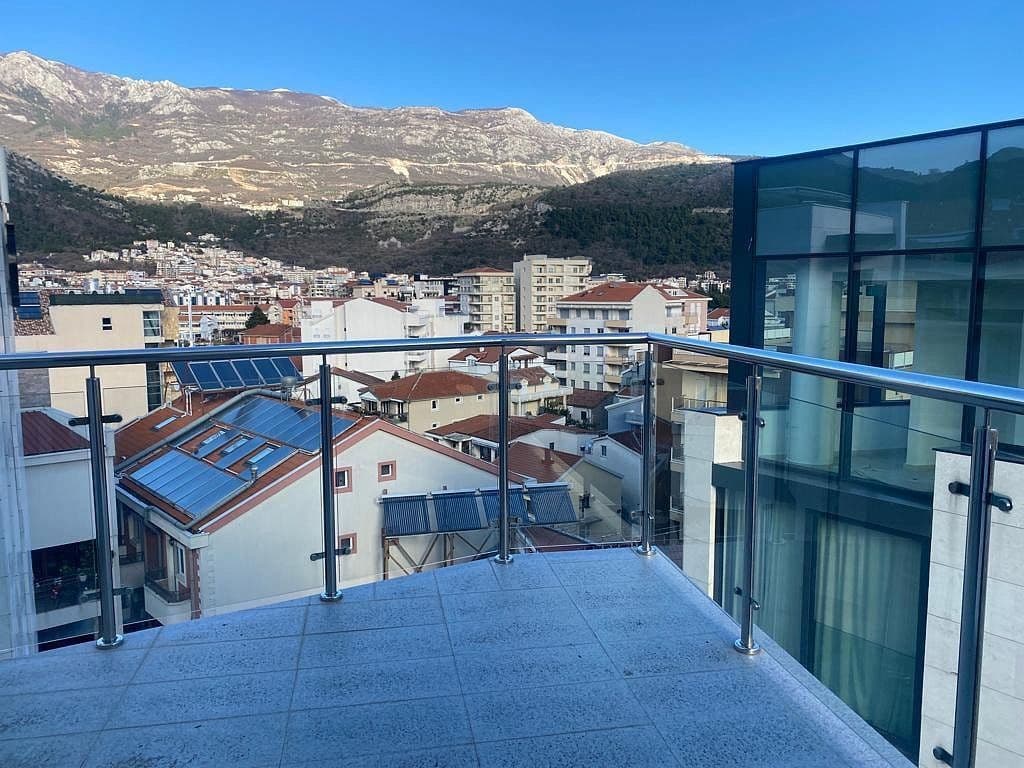 3-Bedroom Penthouse in Budva, photo 3