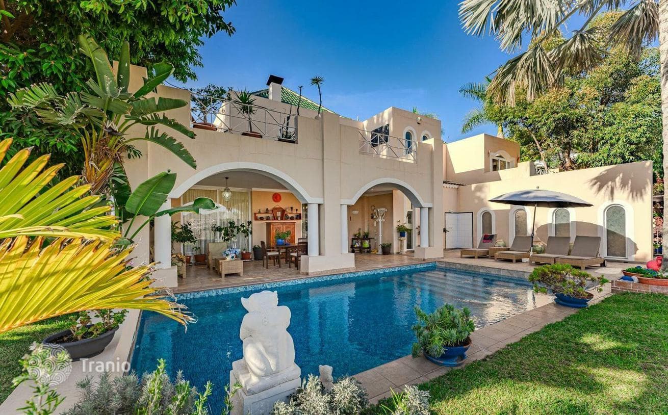6-Bedroom Villa with Heated Pool and Sea View in La Caleta, Tenerife, photo 4