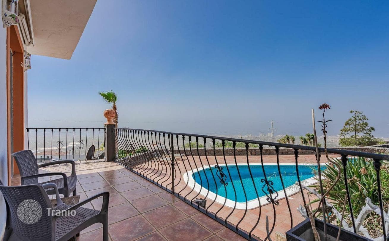 Luxury Villa with Guest House, Pool and Sea View in Adeje, Tenerife, photo 2