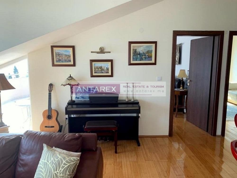 Apartment in Njivice, Montenegro, photo 4