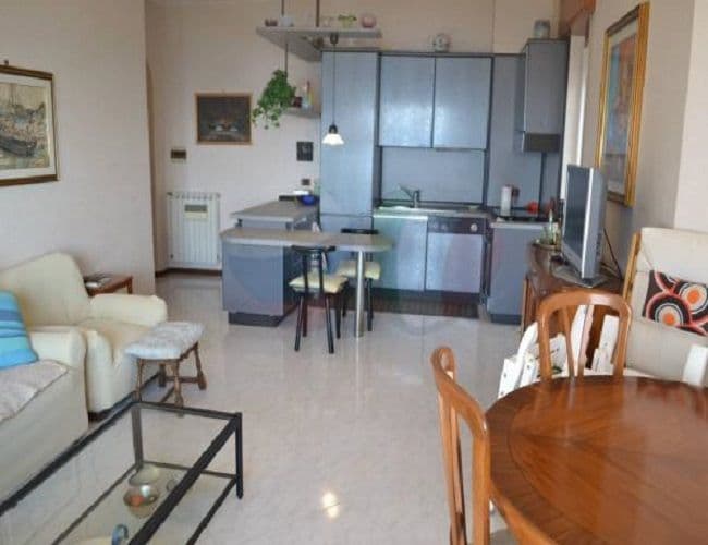 1-Bedroom Apartment in Ospedaletti, photo 3