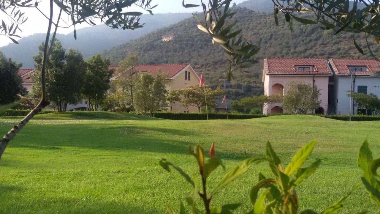 1-Bedroom Apartment in Arma di Taggia