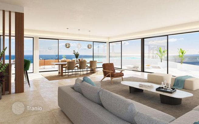 Penthouse with Private Pool and Sea View 250 m from the Beach in Fuengirola