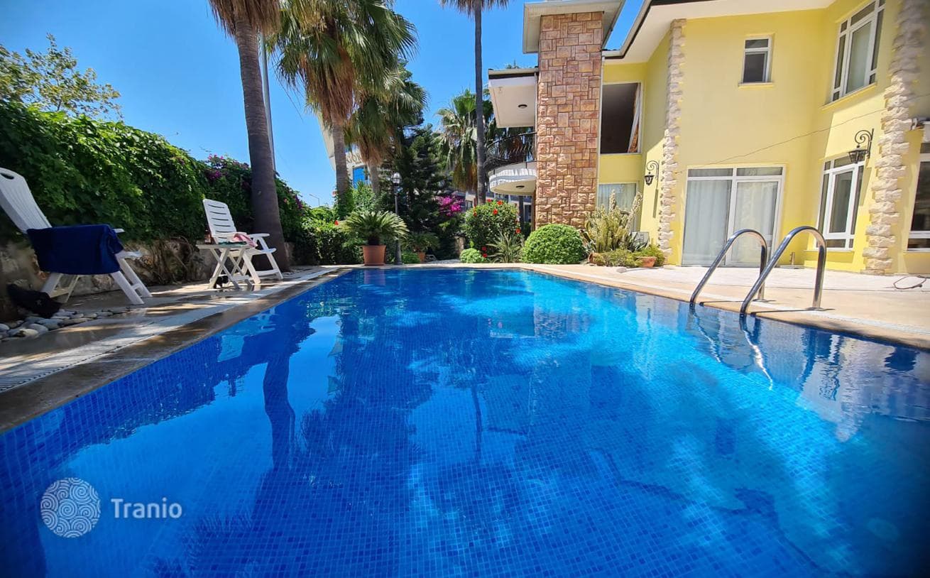 3-Bedroom Villa with Sea View in Avsallar, Alanya