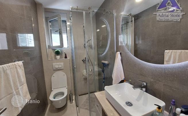 2-Bedroom Apartment 200 m from the Sea in Tivat, photo 4
