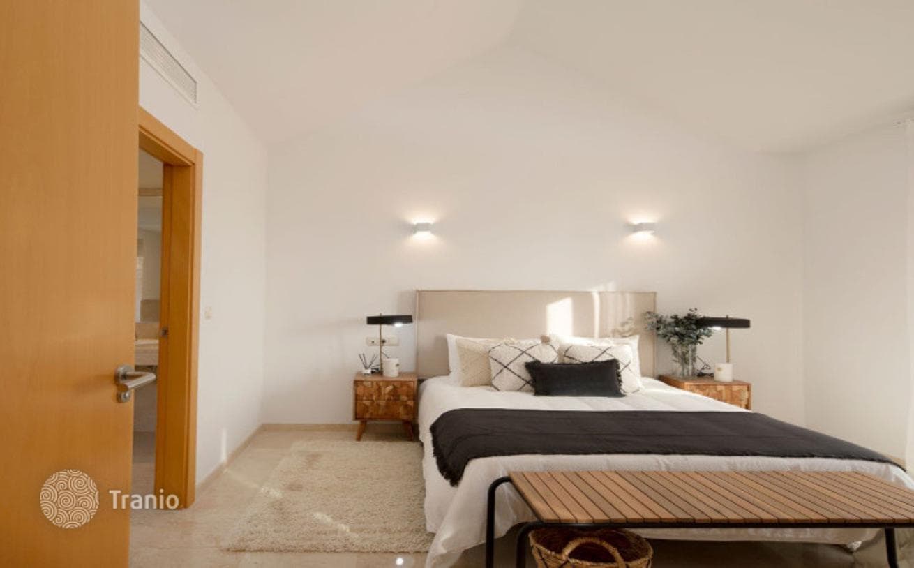 2-Bedroom Townhouse in Casares, photo 2