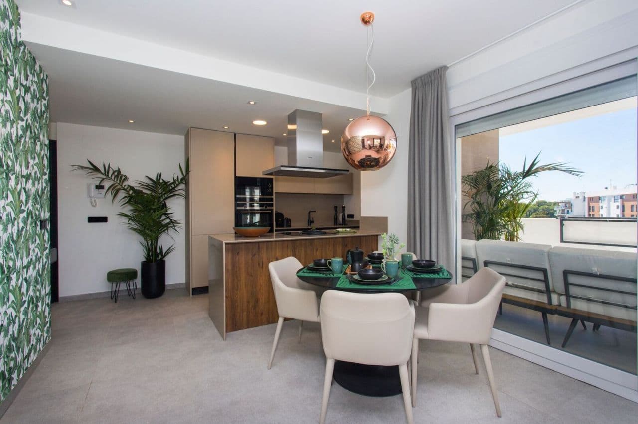 2-Bedroom Apartment in Villamartin, photo 4