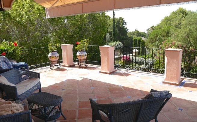 Luxury Villa with Heated Pool and Garden in Rio Real, Malaga, photo 5
