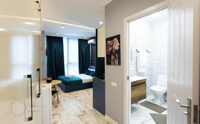 Studio with City and Mountain Views on the Beachfront in Batumi, photo 4