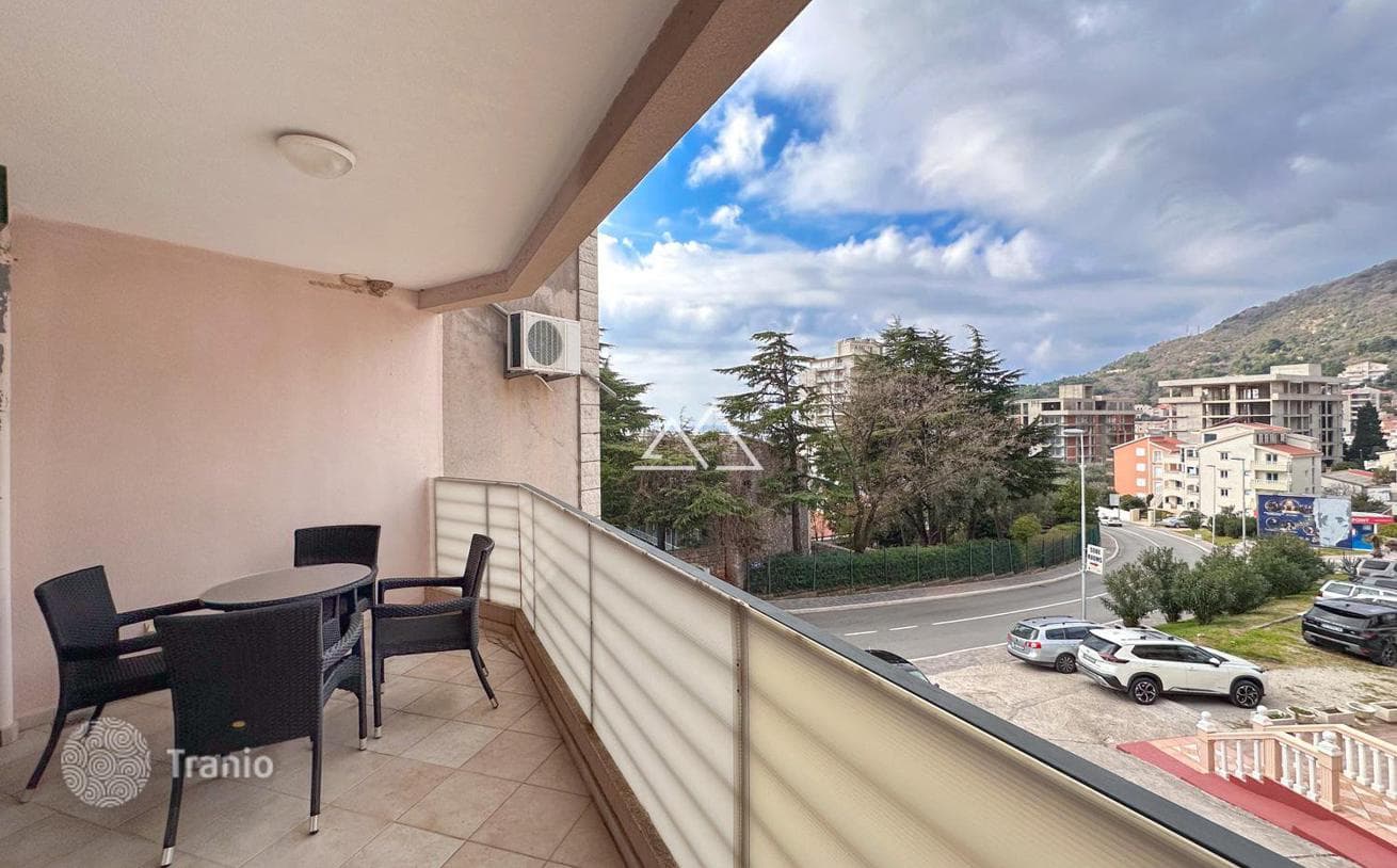 2-Bedroom Apartment with Sea View in Petrovac, photo 2