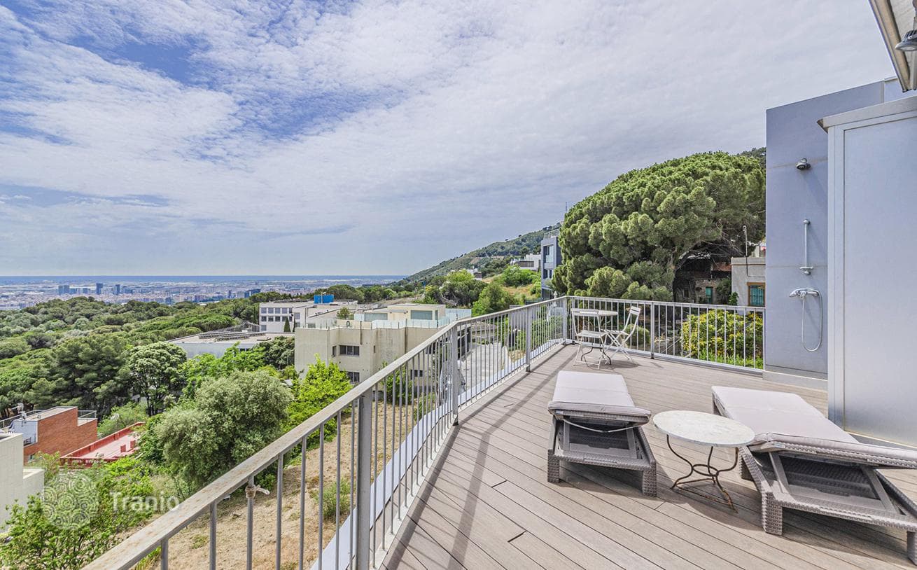 3-Bedroom House with City View in Sarria, Barcelona, photo 2