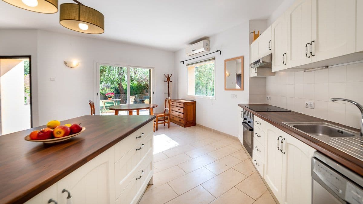 2-Bedroom Townhouse in Andratx, photo 3
