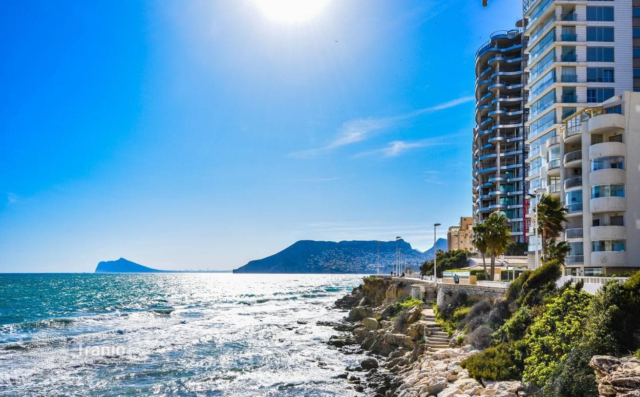 3–4-Bedroom Apartments with Sea View and Shared Pool in Calpe