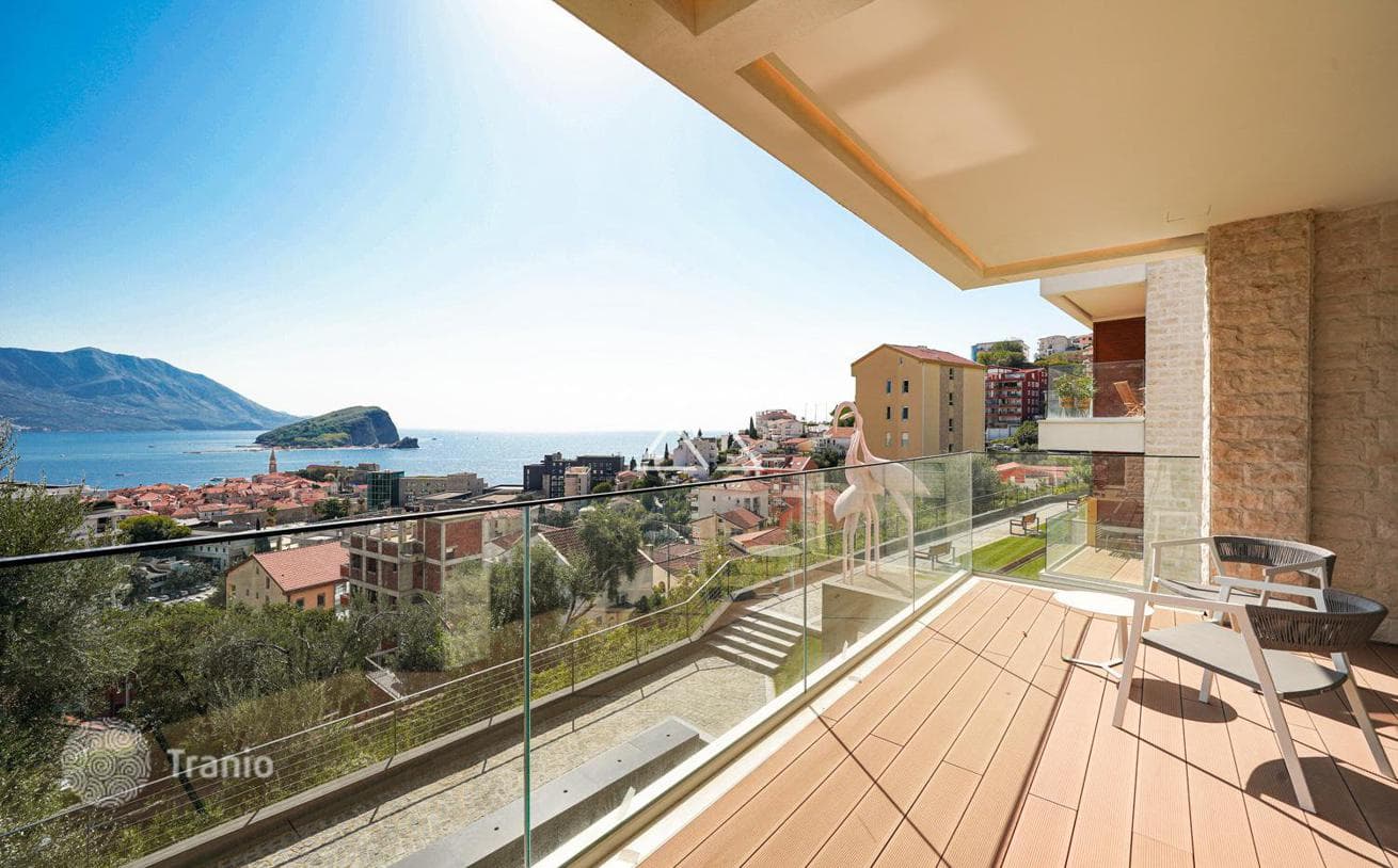 3-Bedroom Apartment with Sea View in Budva, photo 2