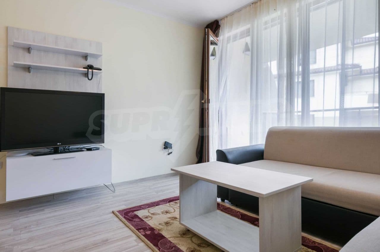 1-Bedroom Apartment in Shkorpilovtsi, photo 2