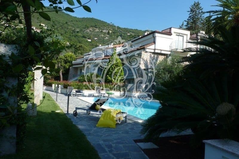3-Bedroom Apartment in Alassio, photo 4