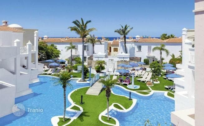 2-Bedroom Furnished Apartment with Garden near Beach in Fañabé, Tenerife