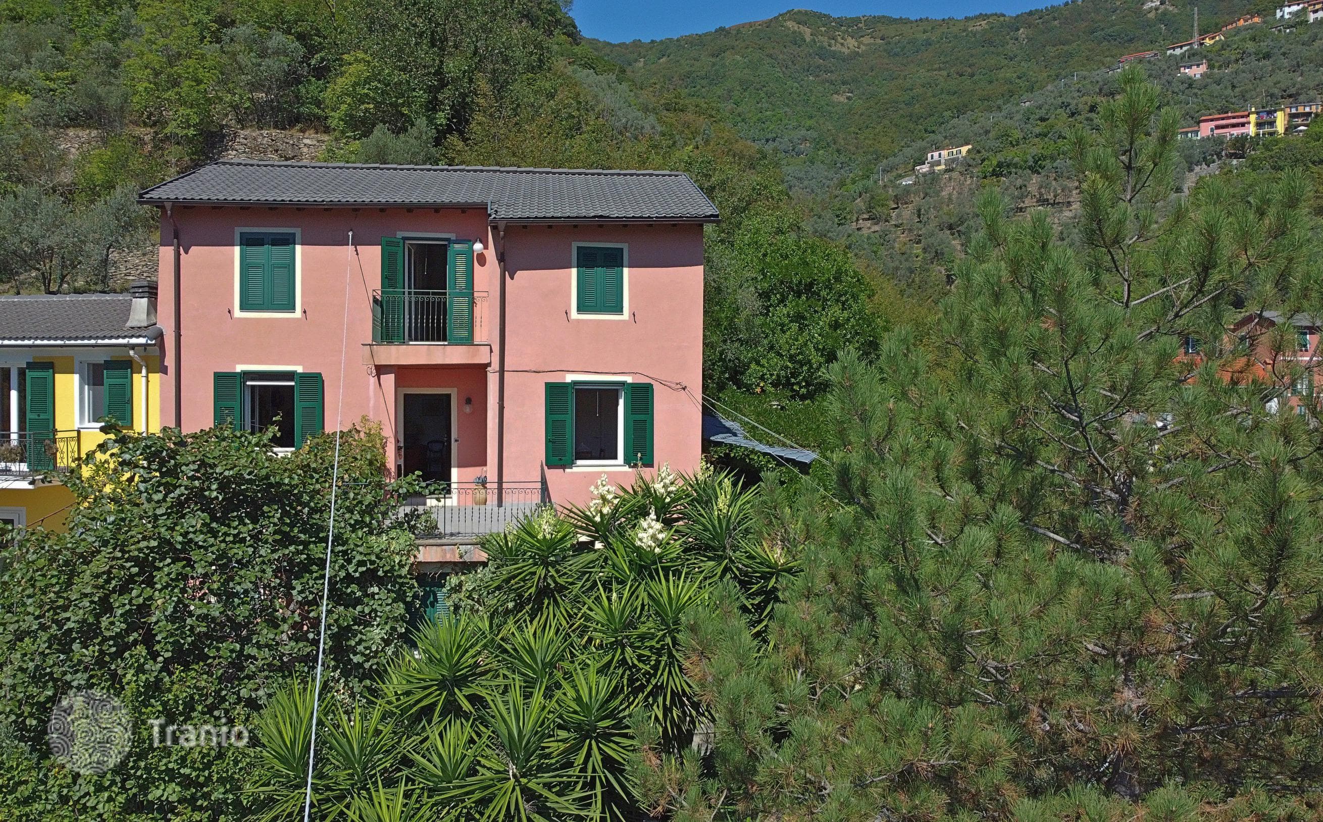 3-Bedroom House with Private Garden in Avegno, Liguria, photo 2