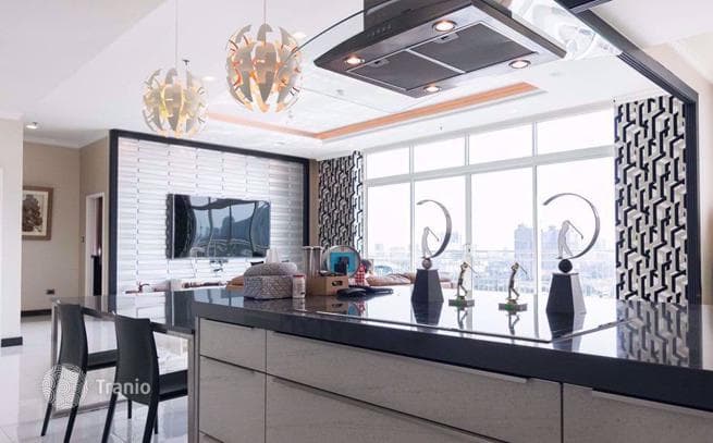 3-Bedroom Condo in Huai Khwang, Bangkok, photo 2