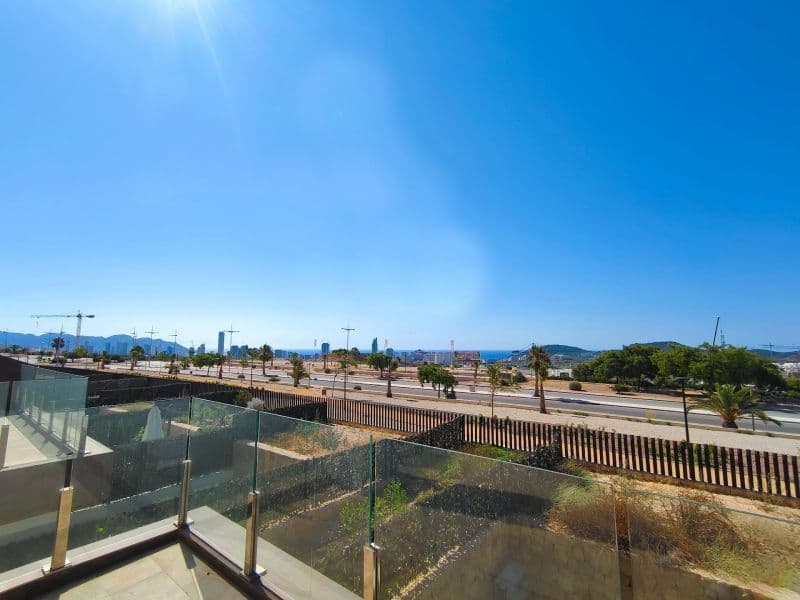 3-Bedroom Townhouse in Finestrat, photo 2