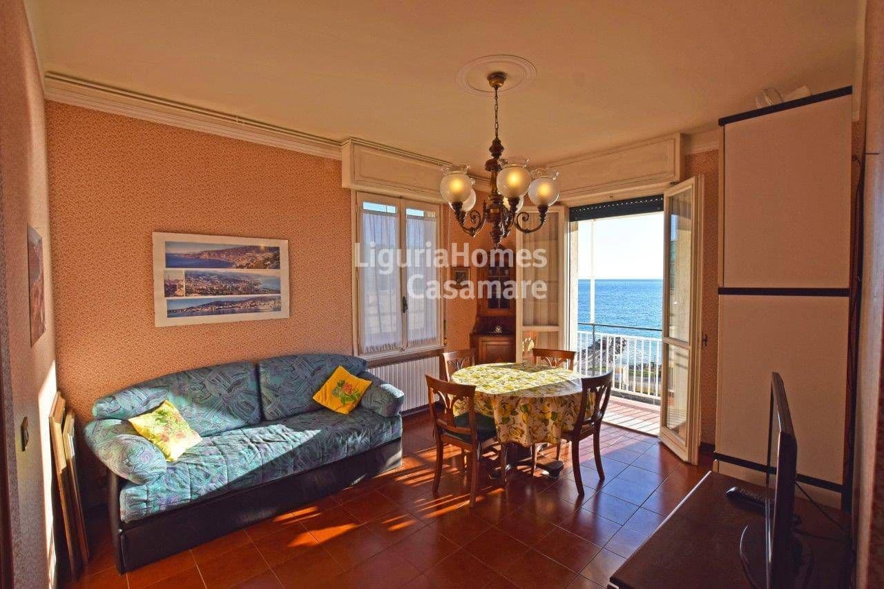 2-Bedroom Apartment in Ospedaletti, photo 3