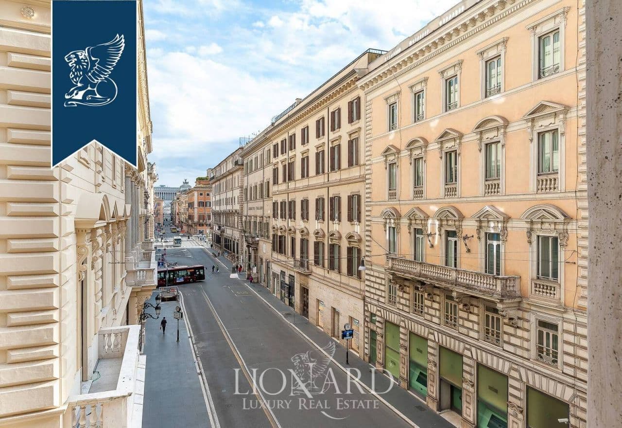 2-Bedroom Apartment in Rome, photo 2