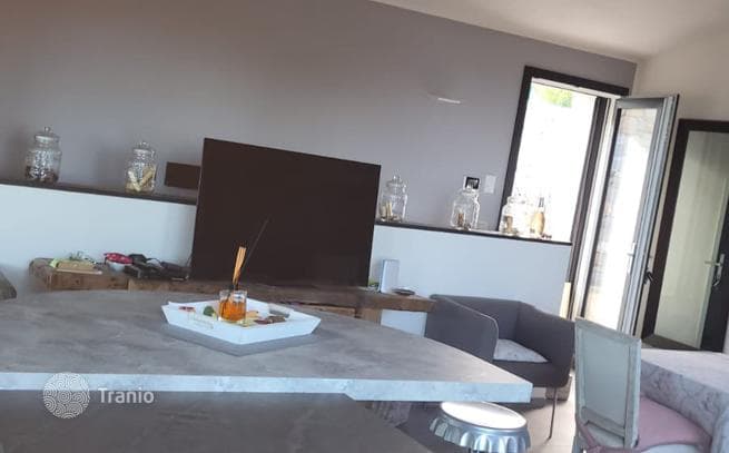 6-Bedroom Villa with Private Pool in Imperia, photo 3