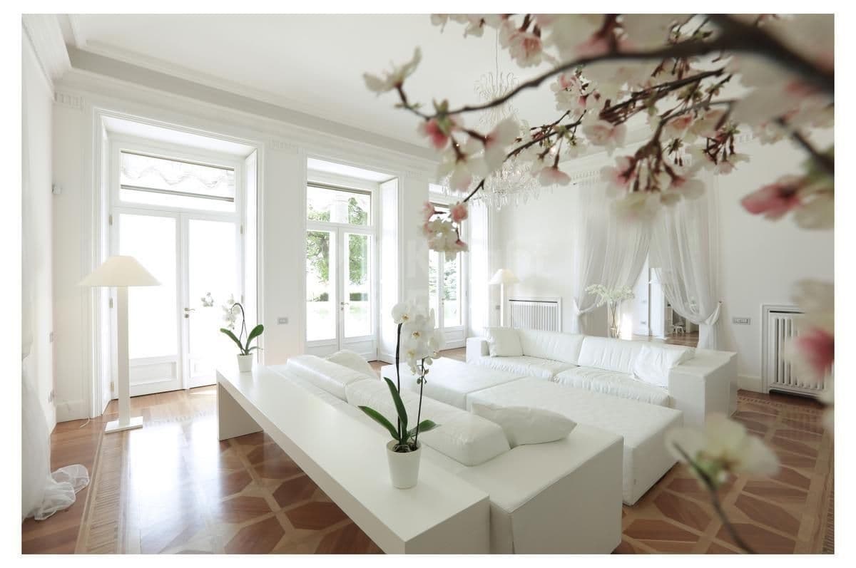 6-Bedroom Apartment in Como, Italy
