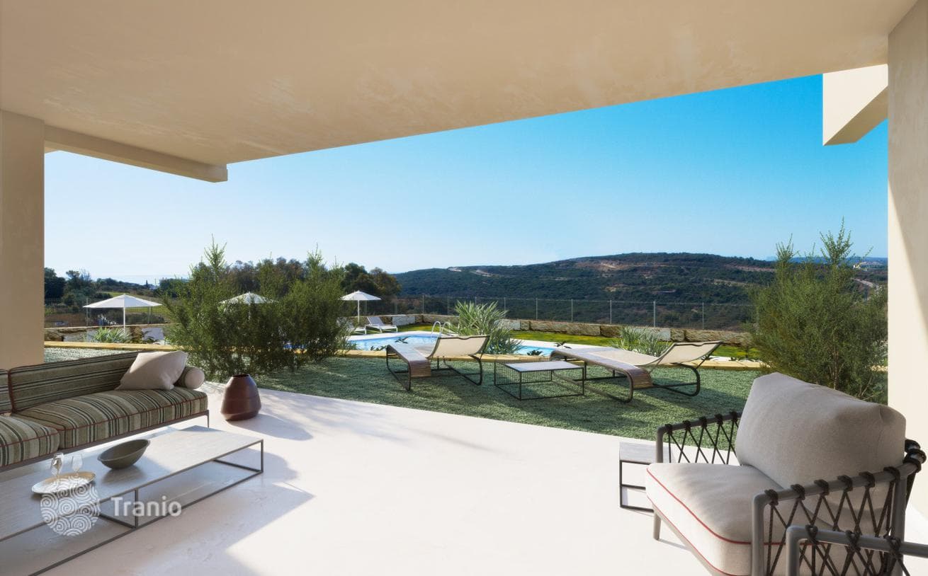 New 2–3-Bedroom Apartments with Golf and Sea Views in Estepona, photo 3
