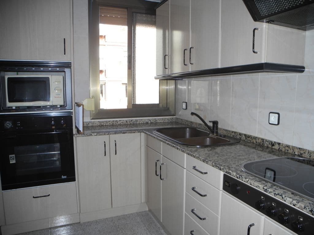 3-Bedroom Apartment in Barcelona, photo 3