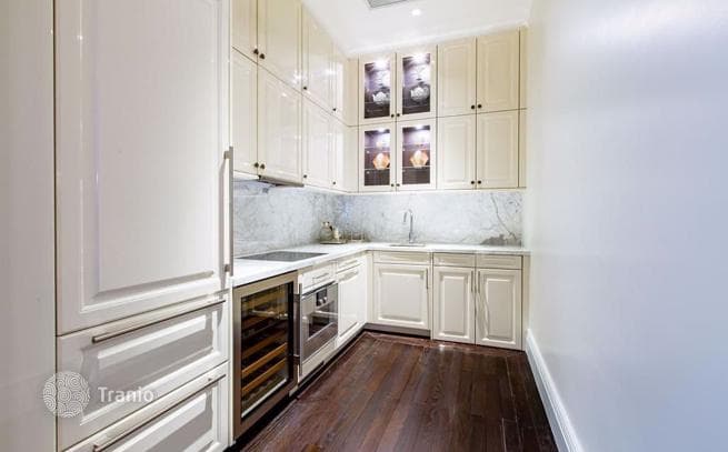 2-Bedroom Condo in Pathum Wan, Bangkok, photo 5