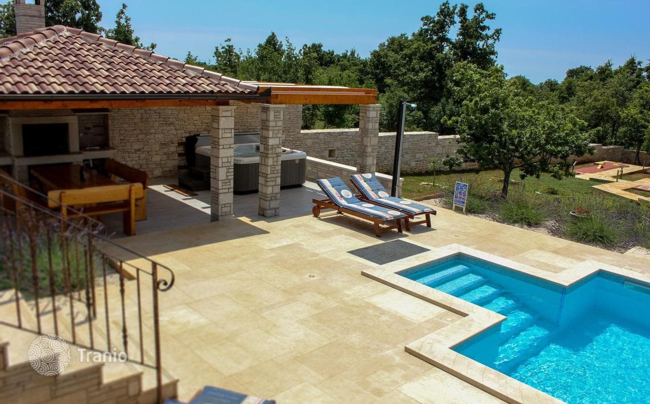 Luxury Villa with Private Pool and Sports Courts in Pula, Istria