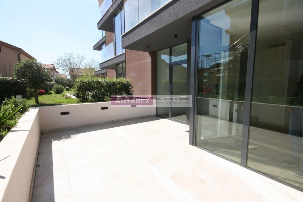 Apartment in Lastva, Montenegro, photo 3